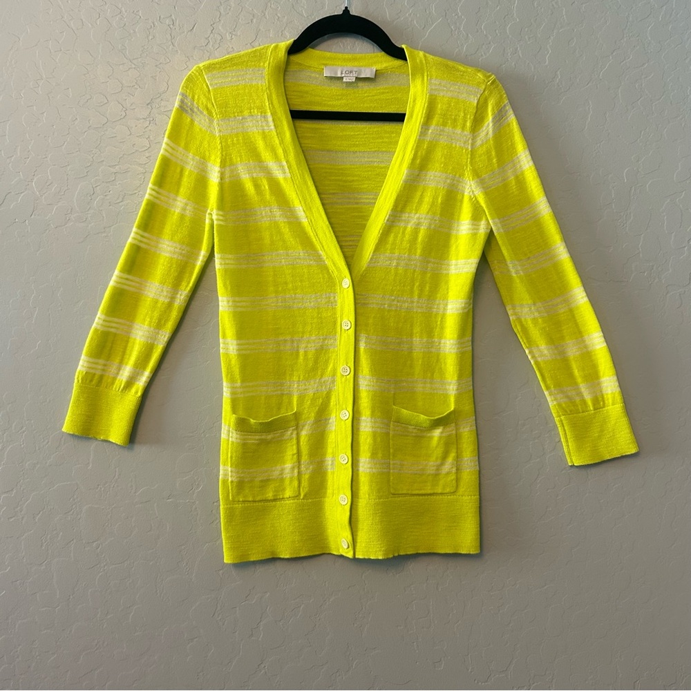 ⭐️Ann Taylor LOFT yellow green striped pocket front cardigan sweater size small